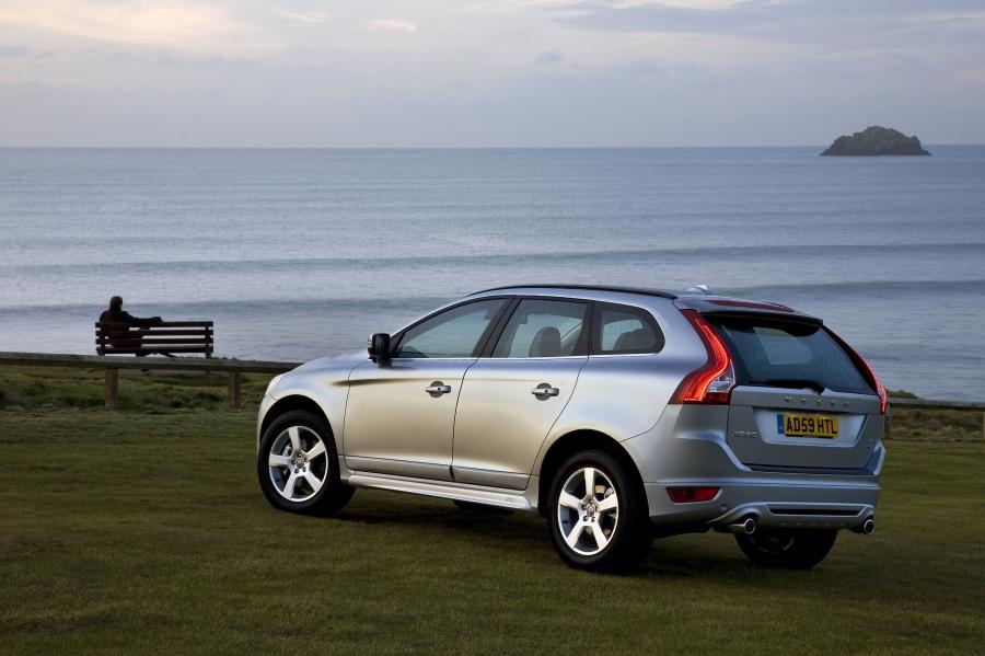  Volvo XC60 R-Design 2010 года  (фото 10 из 12)